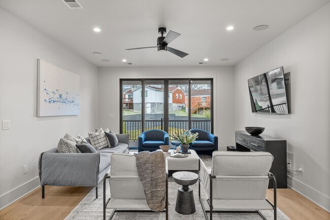 Building Photo - 601 S 9th St