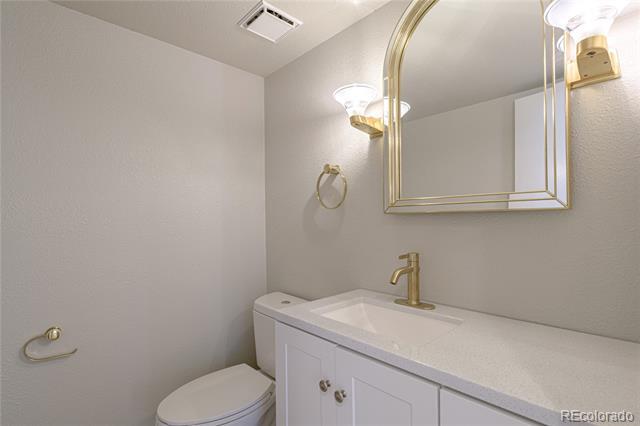 Building Photo - 541 Monroe St