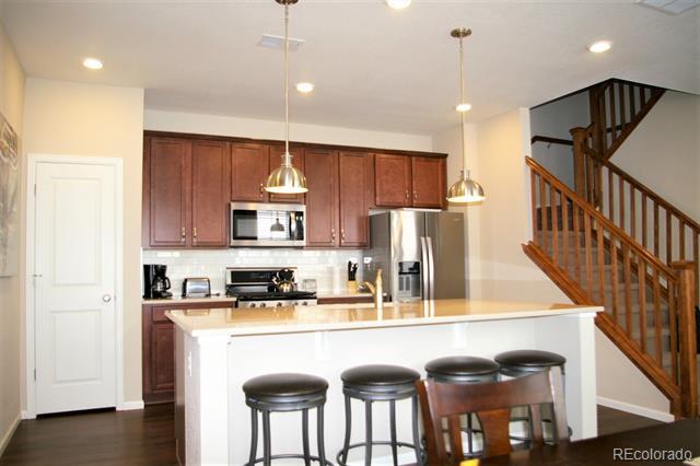 Building Photo - 2811 Summer Day Ave