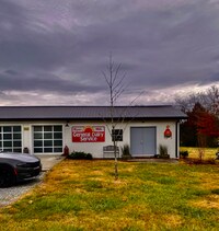 Building Photo - 4254 N Chapel Rd