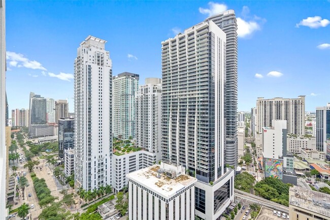 Building Photo - 951 Brickell Ave