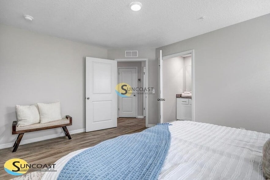 Building Photo - 9532 Hood Rd