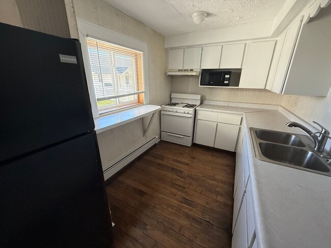 Building Photo - Four Bedroom, Two Plus Bathroom House in Morley with a View