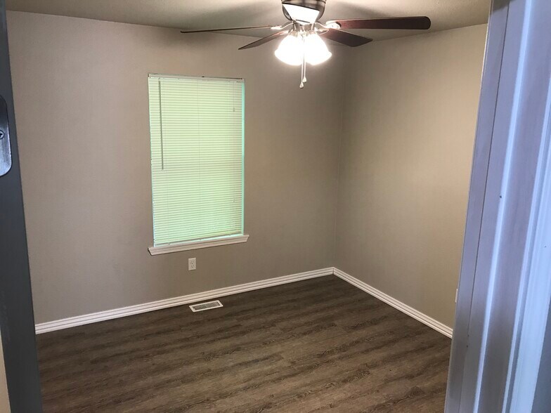 Bedroom - 1382 N Dawn Dr