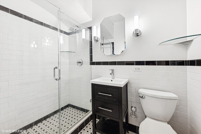 Building Photo - 73 E Elm St