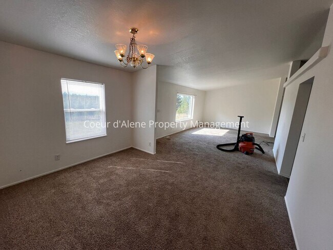 Building Photo - 25296 Vlazy Ln