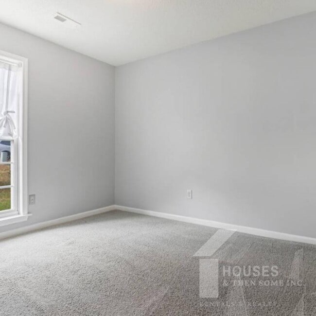 Building Photo - 110 Stonington Way