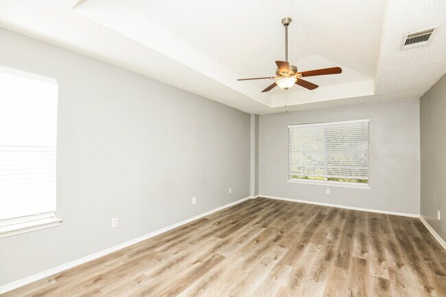 Building Photo - 6804 Brookdale Dr