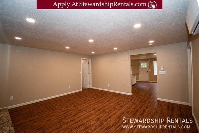 Building Photo - 1010 E 18th Ave