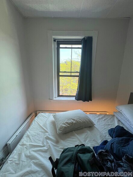 Building Photo - 110 Willow St