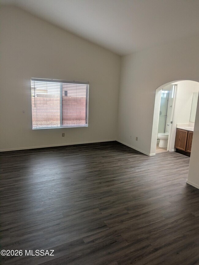 Building Photo - 7254 W Maple Ridge Dr