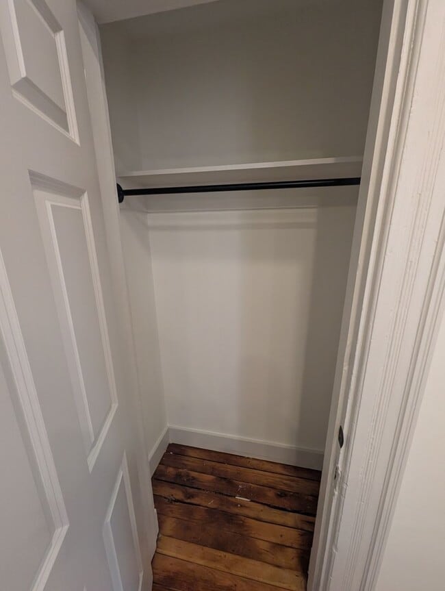 Building Photo - Gorgeous New 1 Bed 1 Bath Apartment in Historic Covington