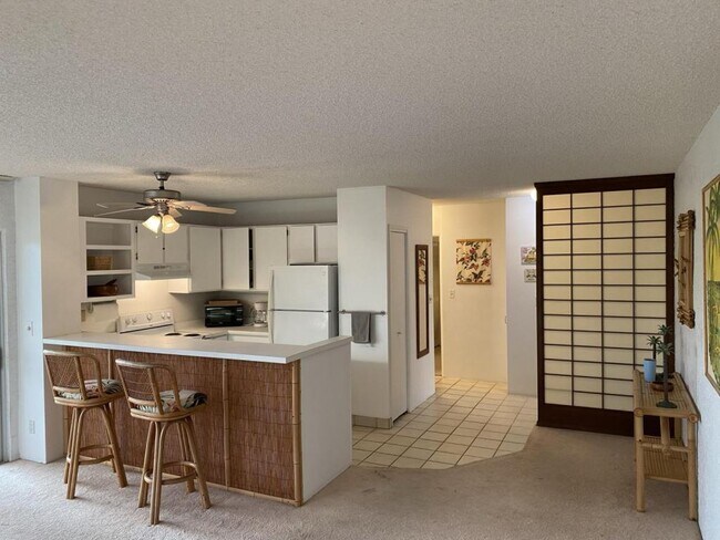 Building Photo - 75-6016 Alii Dr #222