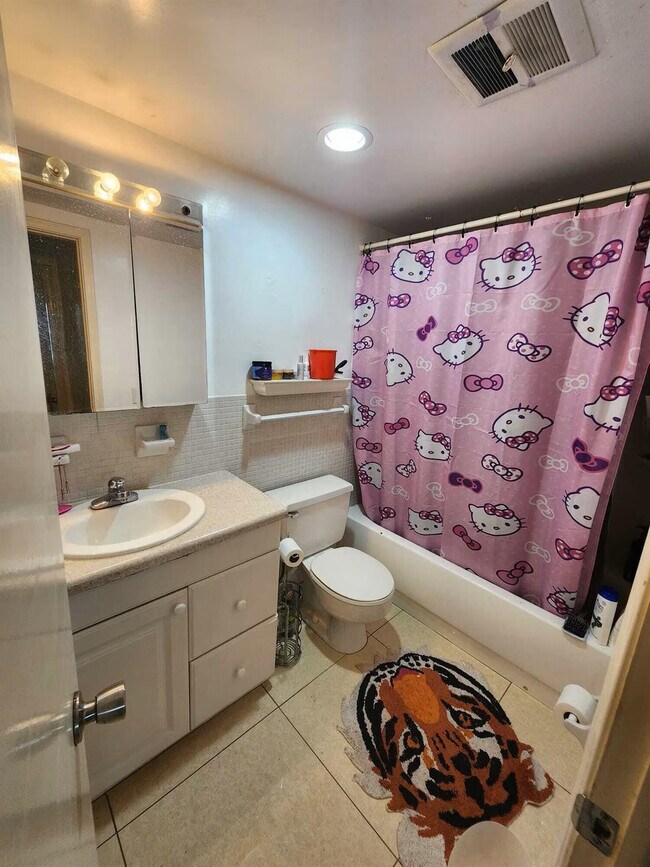 Building Photo - 1801 NE 62nd St