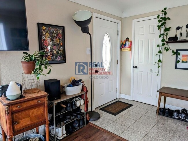 Building Photo - 908 Wolff St