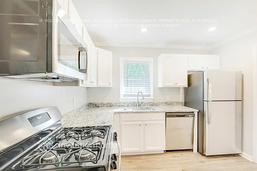 Building Photo - 512 Uzzle St