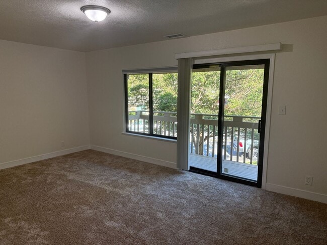 Building Photo - Totally remodeled Townhome