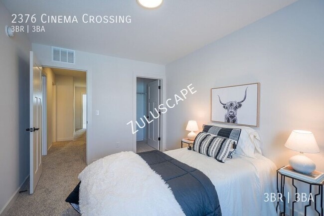 Building Photo - 1331 E Berry St