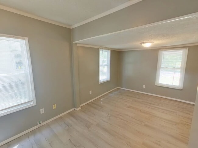 Building Photo - 2BR Renovated Home