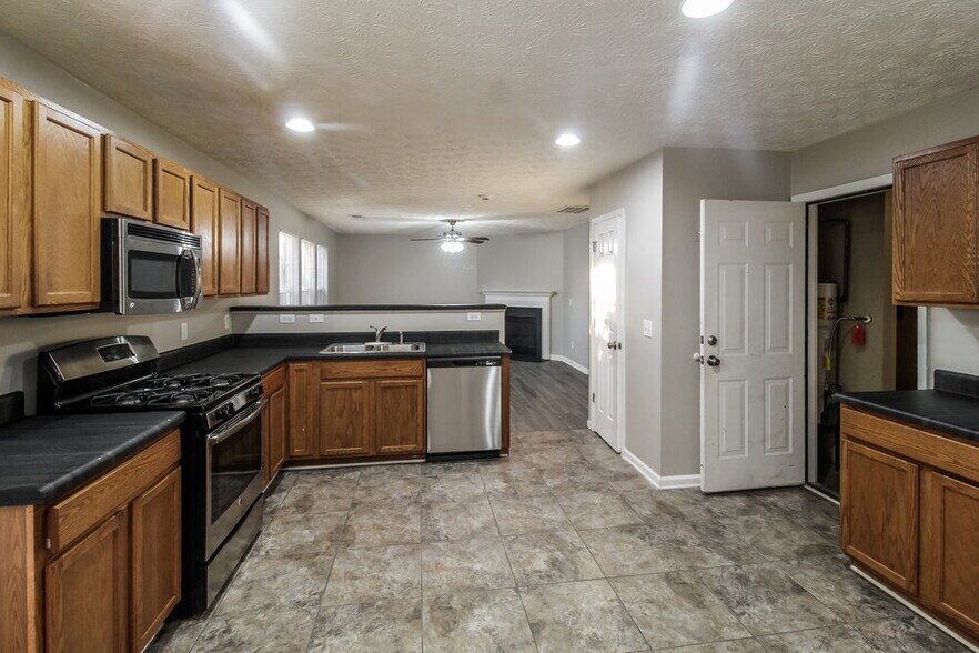 Building Photo - 1247 Matt Moore Ct
