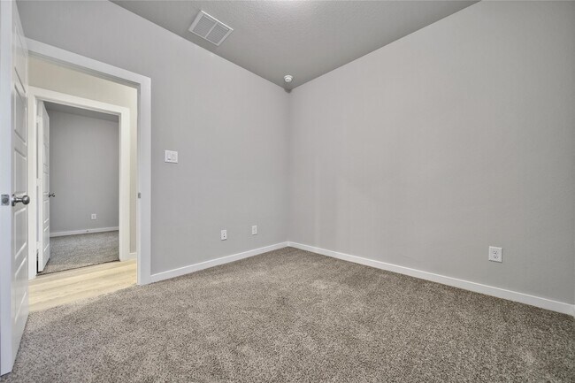 Building Photo - 6609 Lahna Oak Dr