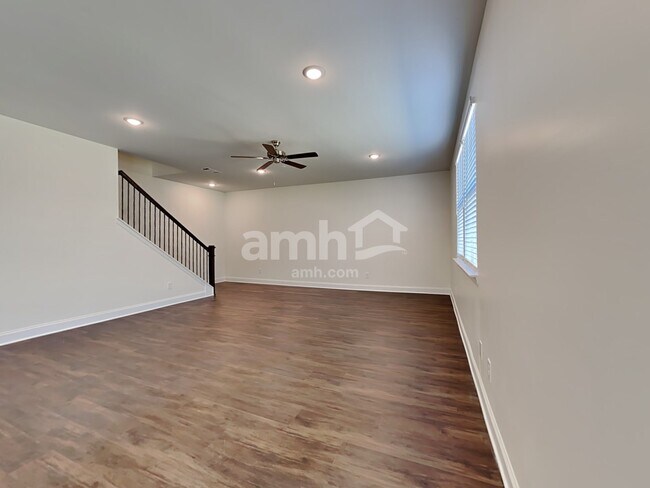 Building Photo - 3750 Blackshear Pl