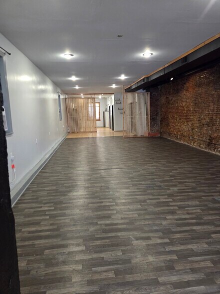 Building Photo - 954 N 8th St