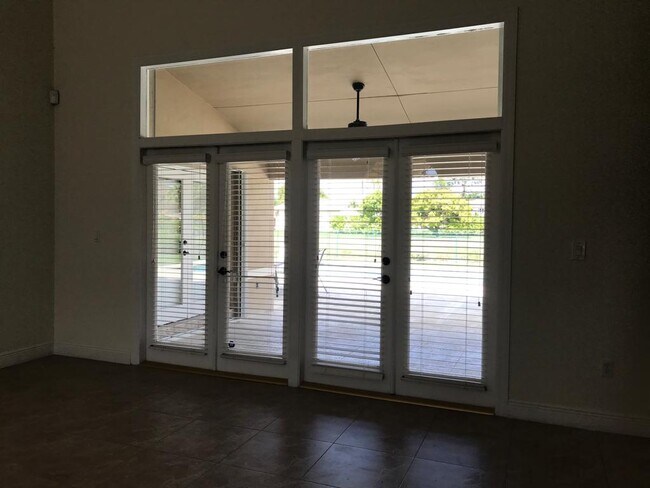 Building Photo - 16451 SW 84th Ct