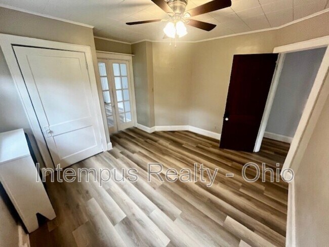 Building Photo - 4237 Vine St