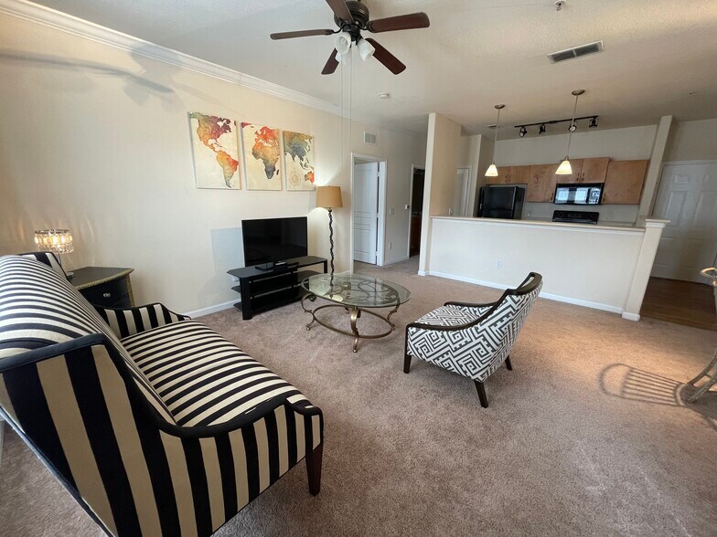 Building Photo - 8290 Gate Pky W