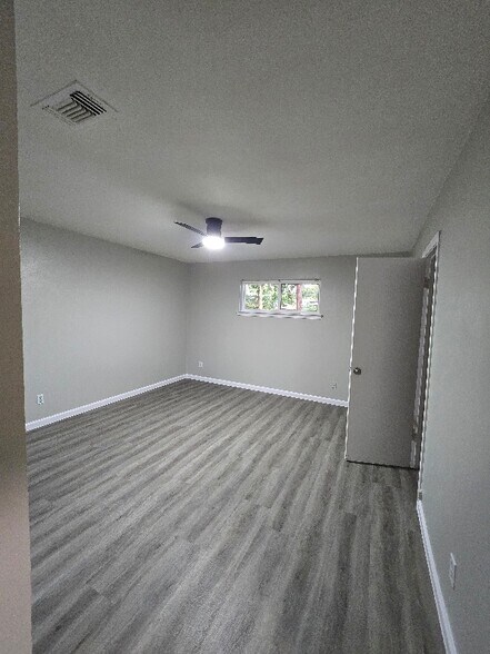 Building Photo - 918 Lindy Ct