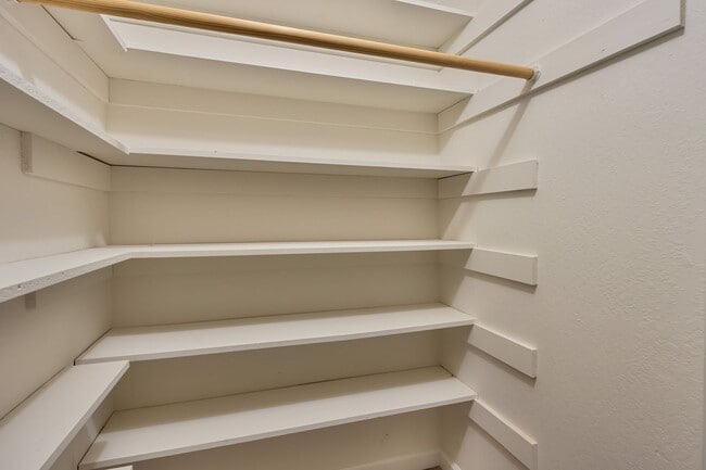 Building Photo - 317 Bridge Pl