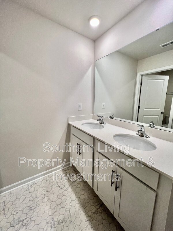 Building Photo - 3120 Winged Elm St