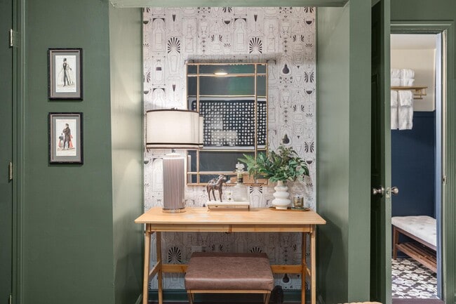 Building Photo - 619 Taylor Ave