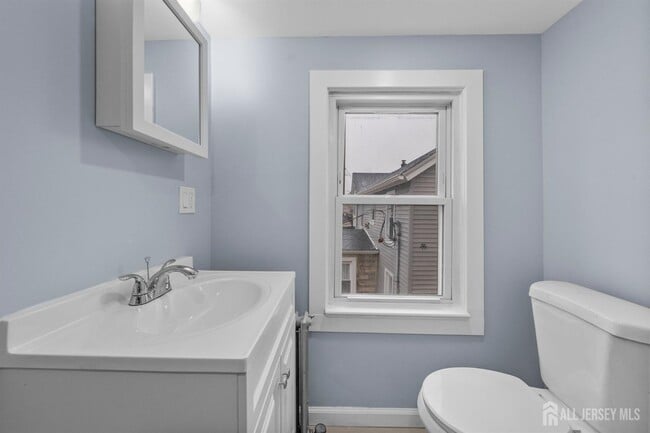 Building Photo - 6 1st Ave