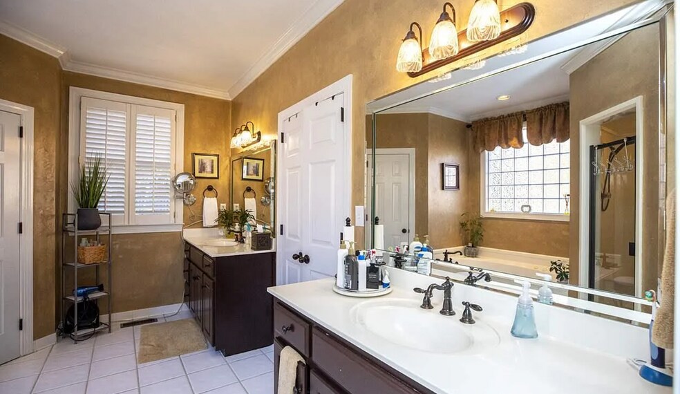 Building Photo - 6116 Rosemont Ct