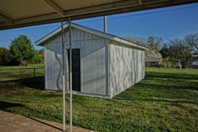 Building Photo - 2903 Bayless Dr SW