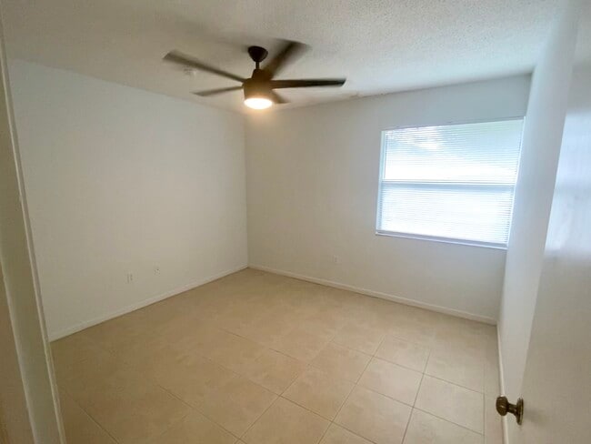 Building Photo - 20 Veronese Ct