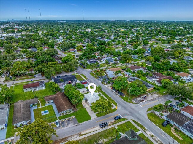 Building Photo - 6044 Funston St