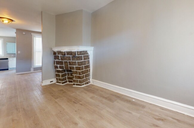 Building Photo - 705 Edgemore Rd