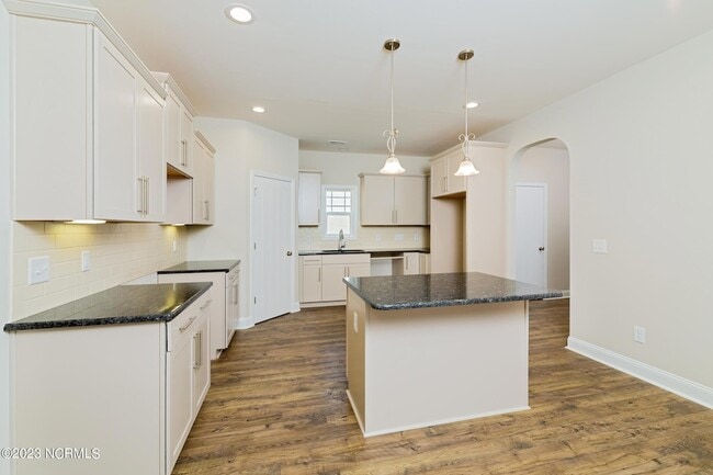 Building Photo - 534 Foothills St