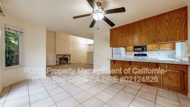 Building Photo - 2070 Pinercrest Dr