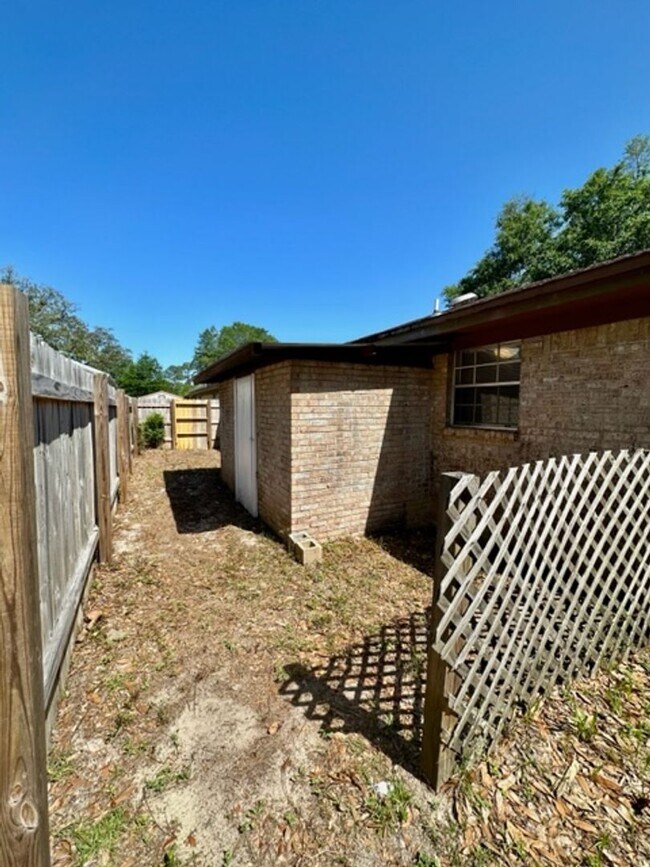 Building Photo - Spacious 3 Bedroom Duplex for Rent in Nice...