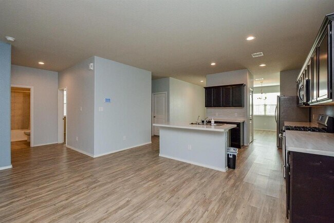 Building Photo - 6035 Purple Iris St