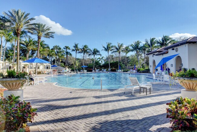 Building Photo - 17921 Villa Club Way