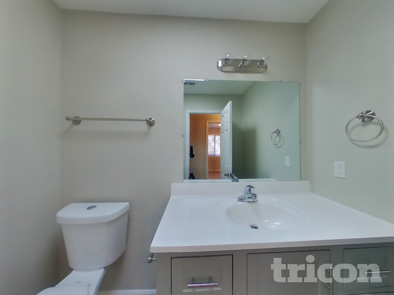 Building Photo - 2405 Ravine Dr