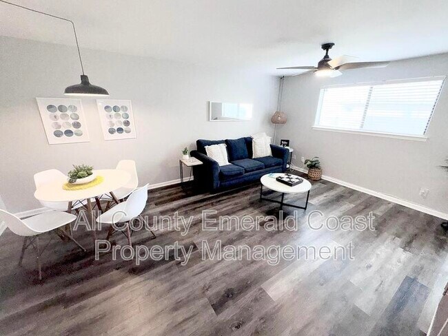 Building Photo - 3755 Scenic Hwy 98