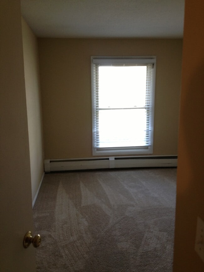 Building Photo - 900 9th Ave S