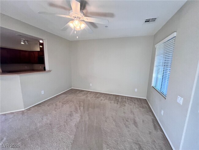 Building Photo - 6868 Sky Pointe Dr