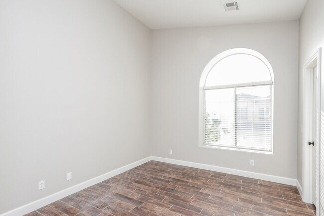 Building Photo - 1564 Stone Valley Ave